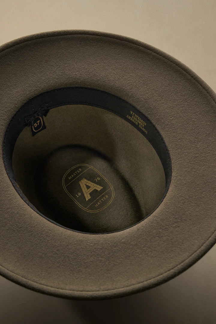 AKUBRA TRAVELLER