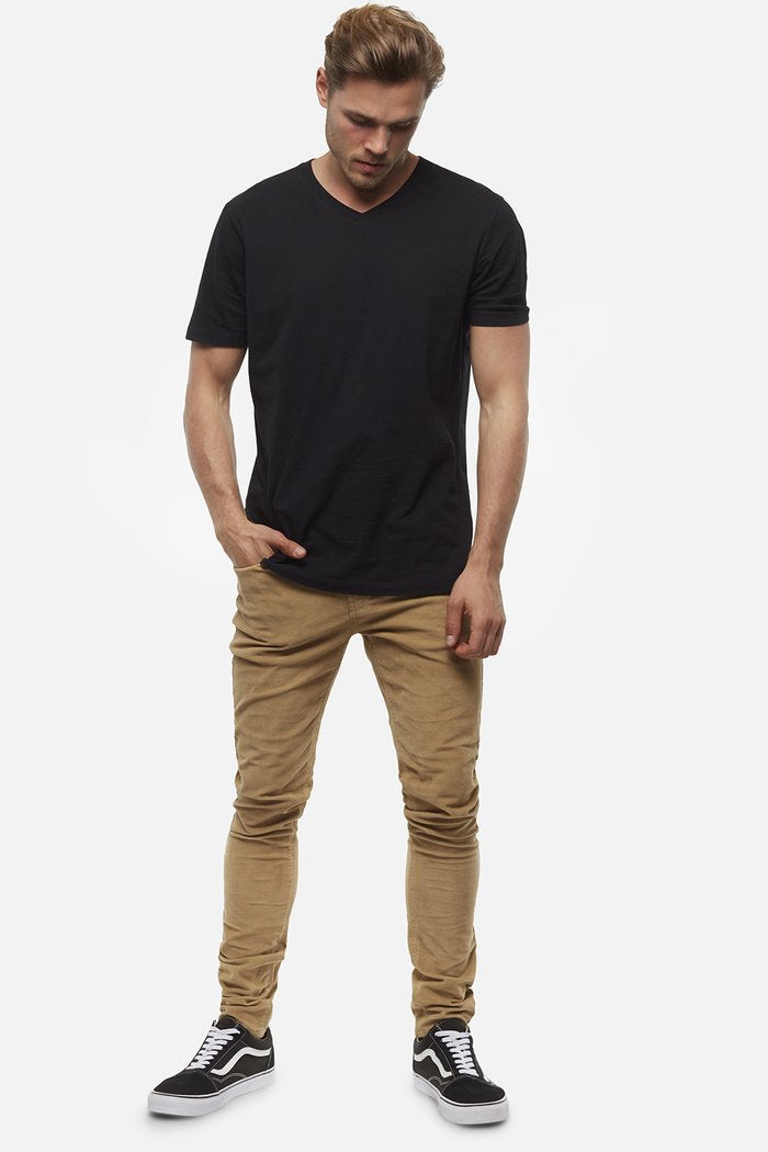 Industrie the new basic vee tee black